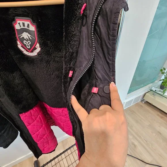 Aritzia TNA Black Faux-Fur trim Hooded Mid-Length Parka size S - Picture 10 of 16